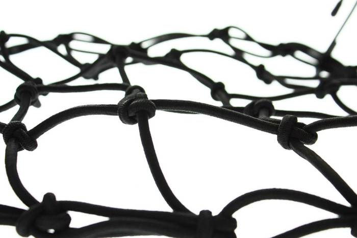 Elastisches Netz zur Sicherung des Ariete-Helms schwarz